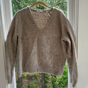 Vince cream colored wool sweater, size medium. Great condition, never worn.
